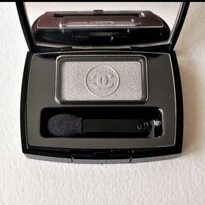 Chanel Ombre Essential Eyeshadow, Silver